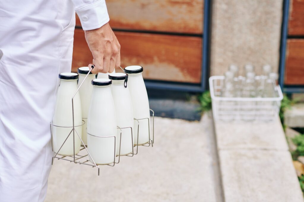 maidon toimittaja kantaa maitoa